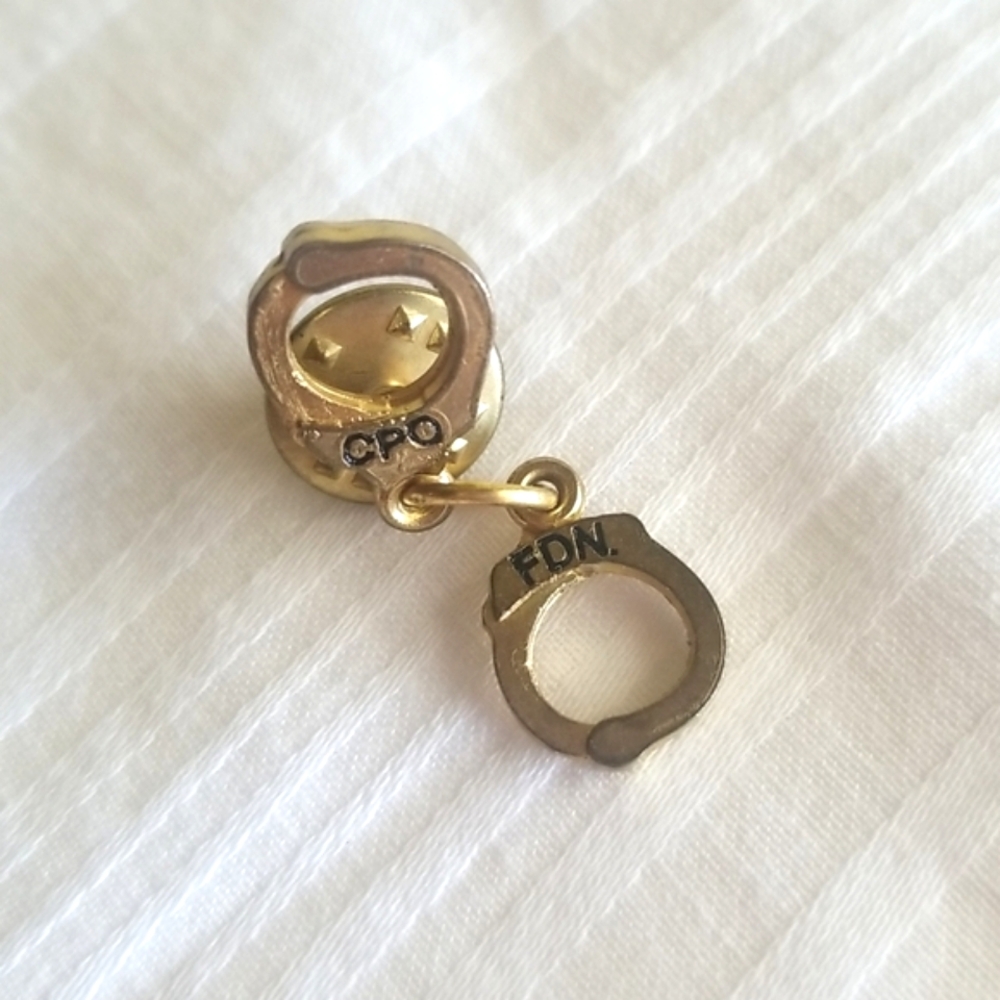 Correctional Peace Officer CPO Gold Handcuff Lapel Pin